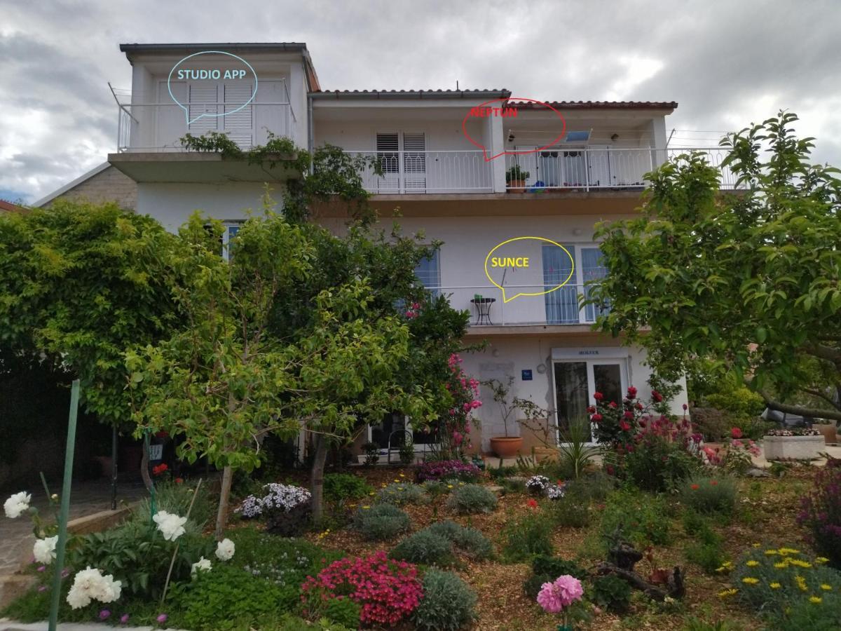 Sunce Apartment Primosten Bagian luar foto